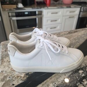 NEW Veja Esplar White Low Top Sneaker Size 6 / 37